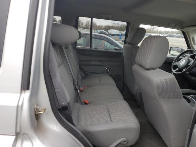 1J8HG48K86C239050 - 2006 JEEP COMMANDER 银色 照片 10