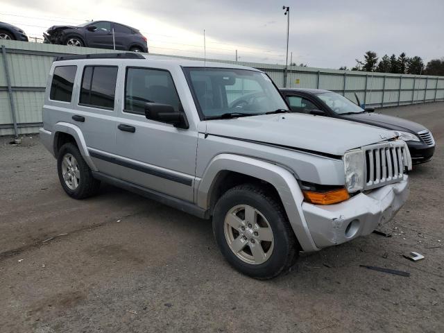 1J8HG48K86C239050 - 2006 JEEP COMMANDER 银色 照片 4