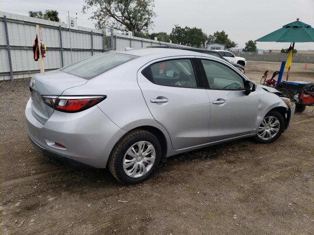 3MYDLBYV3KY505576 - 2019 TOYOTA YARIS L SILVER photo 3