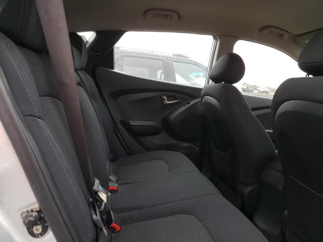 KM8JT3AB0BU121020 - 2011 HYUNDAI TUCSON GL SILVER photo 11