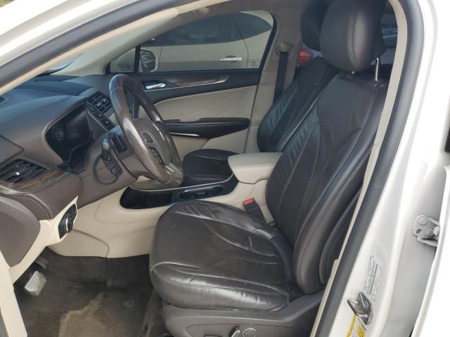 5LMCJ3C93HUL09318 - 2017 LINCOLN MKC RESERVE თეთრი ფოტო 7