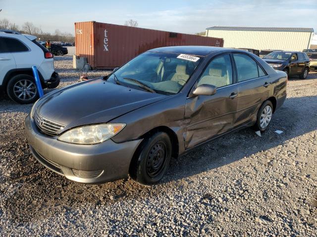 4T1BE30K95U535496 - 2005 TOYOTA CAMRY LE CHARCOAL photo 1