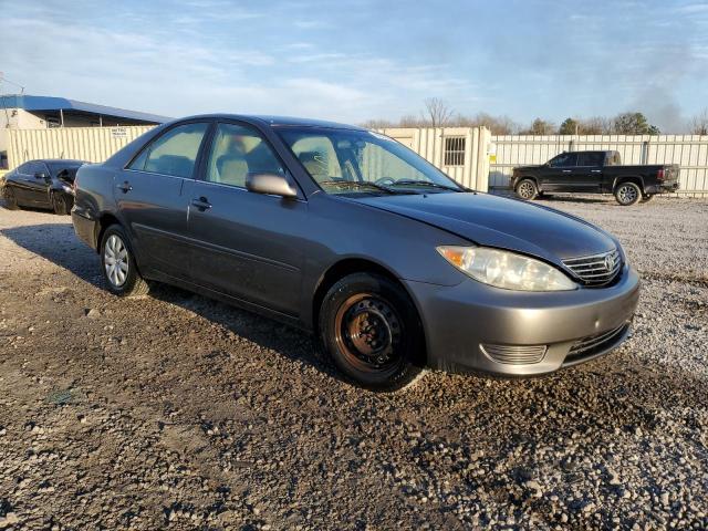 4T1BE30K95U535496 - 2005 TOYOTA CAMRY LE CHARCOAL photo 4
