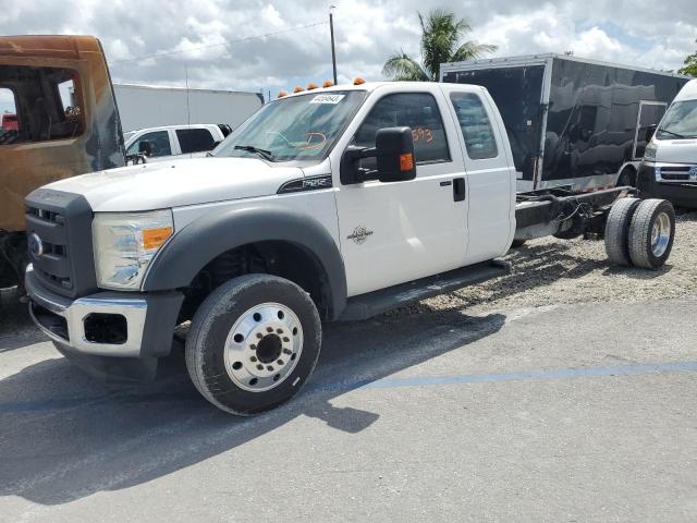 1FD0X5GT5DEB35973 - 2013 FORD F550 SUPER DUTY WHITE photo 1