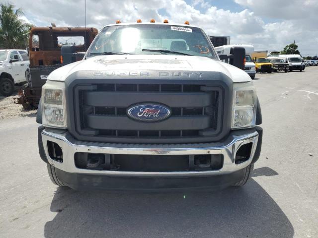 1FD0X5GT5DEB35973 - 2013 FORD F550 SUPER DUTY WHITE photo 5