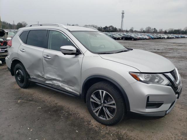 JN8AT2MV0KW380572 - 2019 NISSAN ROGUE S SILVER photo 4