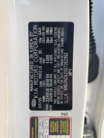 KNDJN2A20G7262992 - 2016 KIA SOUL WHITE photo 12