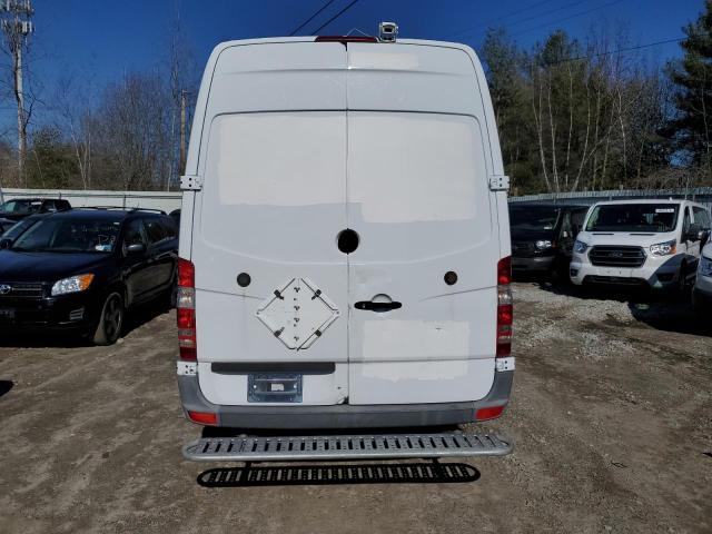 WD3PE8CB4C5685844 - 2012 MERCEDES-BENZ SPRINTER 2500 WHITE photo 6