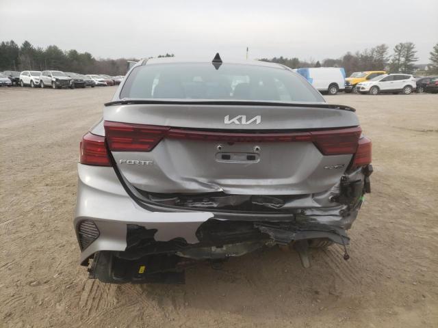 3KPF54AD6NE498627 - 2022 KIA FORTE GT LINE GRAY photo 6