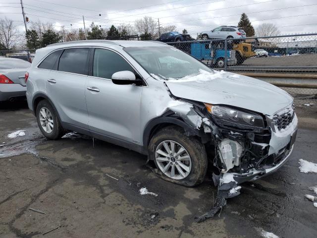 5XYPGDA32LG659352 - 2020 KIA SORENTO L SILVER photo 4