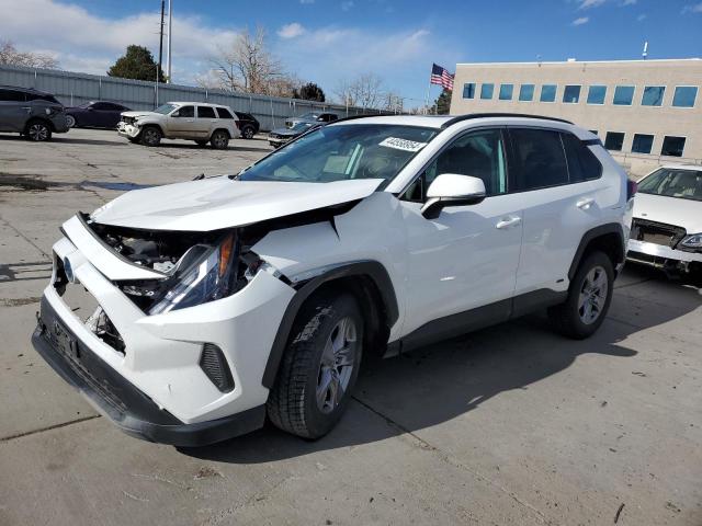 2T3RWRFV4NW136325 - 2022 TOYOTA RAV4 XLE WHITE photo 1