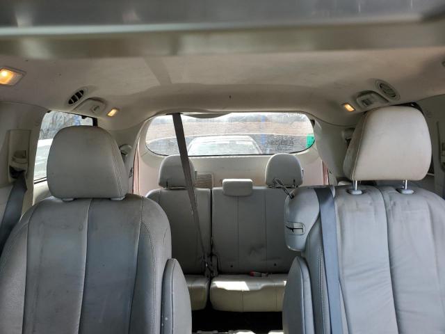 5TDYK3DC4CS186498 - 2012 TOYOTA SIENNA XLE GRAY photo 10