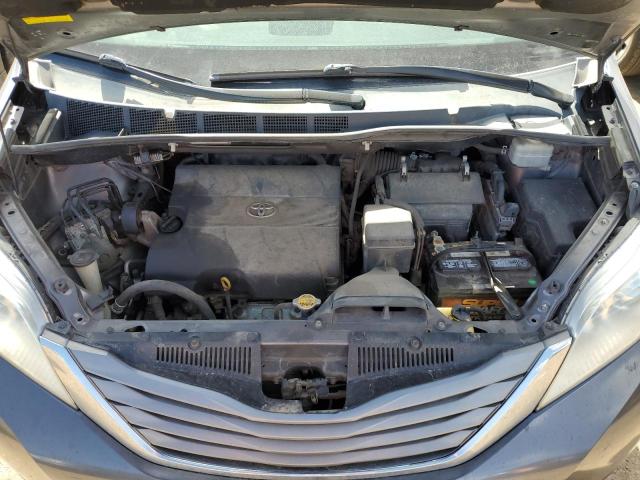 5TDYK3DC4CS186498 - 2012 TOYOTA SIENNA XLE GRAY photo 12