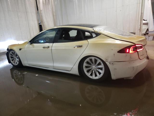 5YJSA1E26JF243644 - 2018 TESLA MODEL S თეთრი ფოტო 2