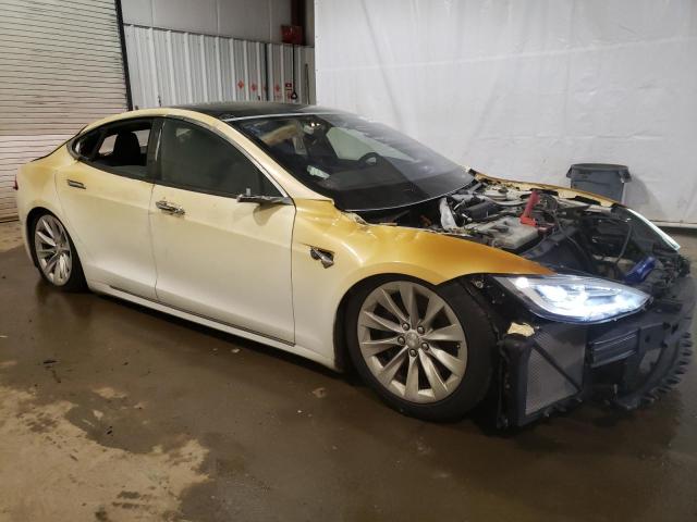 5YJSA1E26JF243644 - 2018 TESLA MODEL S თეთრი ფოტო 4