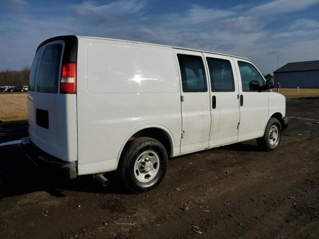 1GCWGFCB4C1108321 - 2012 CHEVROLET EXPRESS G2 WHITE photo 3