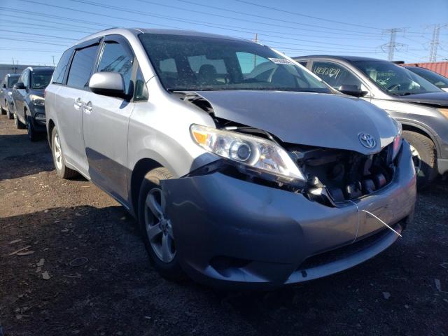 5TDKZ3DC9HS851582 - 2017 TOYOTA SIENNA LE SILVER photo 4