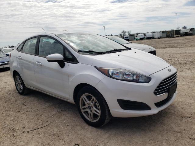 3FADP4BJ2JM141022 - 2018 FORD FIESTA SE WHITE photo 4