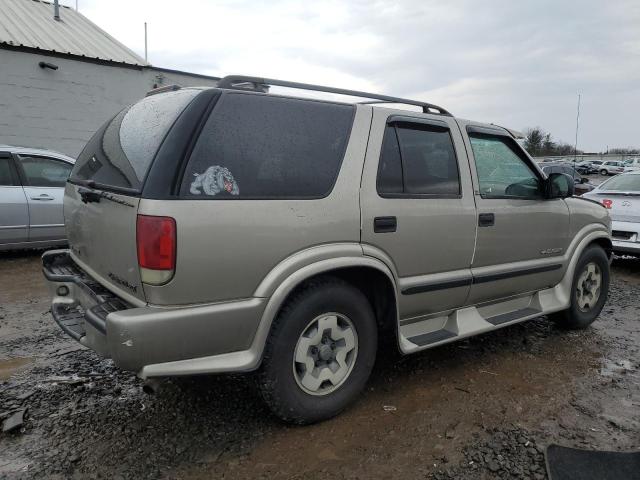 1GNDT13W02K185518 - 2002 CHEVROLET BLAZER TAN photo 3