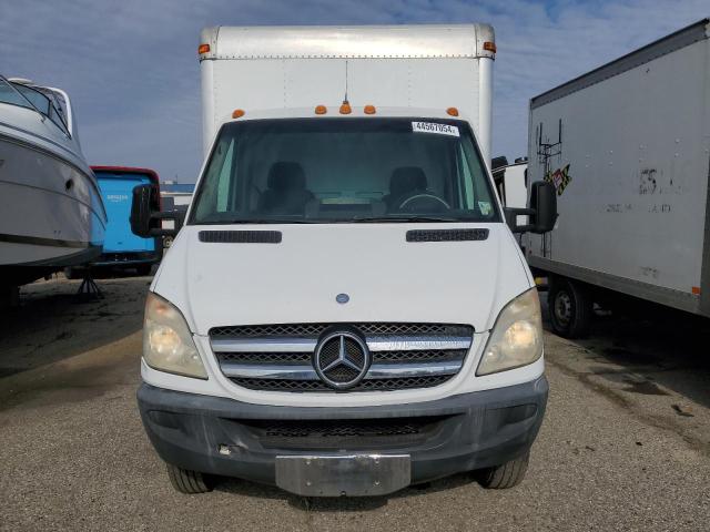 WDAPF4CC2B9474687 - 2011 MERCEDES-BENZ SPRINTER 3500 WHITE photo 5