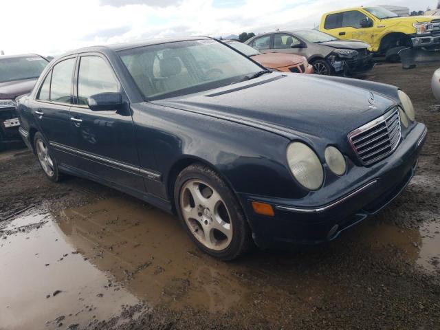 WDBJF70J81B385218 - 2001 MERCEDES-BENZ E 430 BLUE photo 4