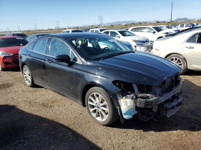 3FA6P0HD7HR398905 - 2017 FORD FUSION SE BLACK photo 4