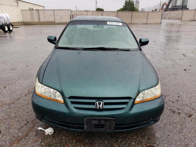 3HGCG665X2G702793 - 2002 HONDA ACCORD LX GREEN photo 5