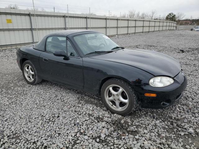 JM1NB353210202750 - 2001 MAZDA MX-5 MIATA BASE BLACK photo 4