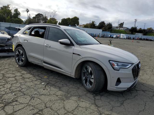 WA1AAAGE3NB014327 - 2022 AUDI E-TRON PREMIUM WHITE photo 4