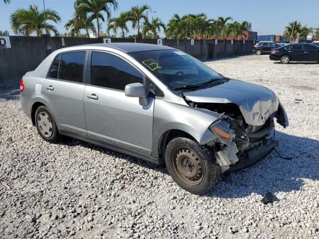 3N1BC1AP6BL423255 - 2011 NISSAN VERSA S SILVER photo 4