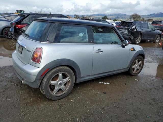 WMWMF33587TT52662 - 2007 MINI COOPER SILVER photo 3