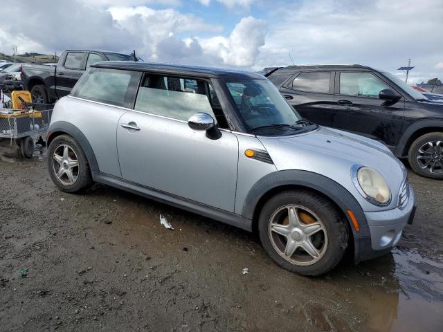 WMWMF33587TT52662 - 2007 MINI COOPER SILVER photo 4