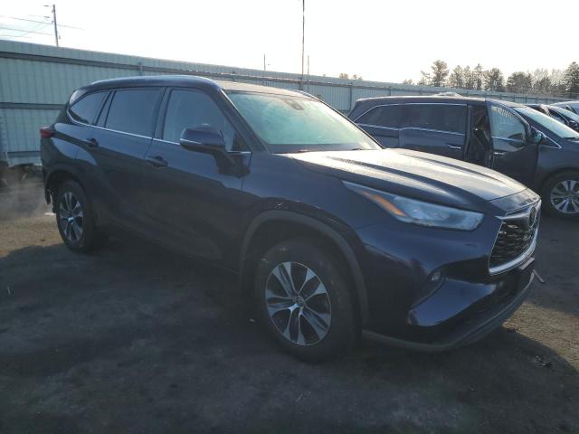 5TDGZRBH9LS011656 - 2020 TOYOTA HIGHLANDER XLE BLUE photo 4