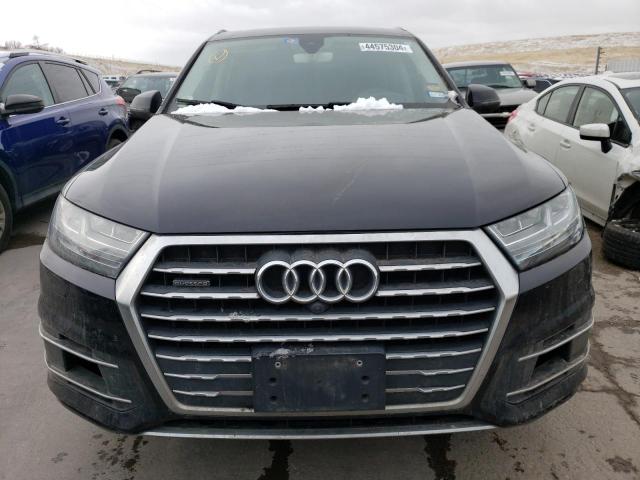 WA1VAAF78HD003899 - 2017 AUDI Q7 PRESTIGE შავი ფოტო 5