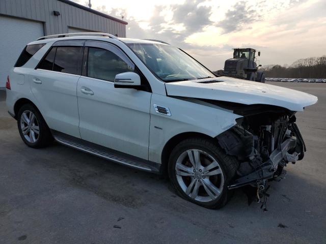 4JGDA5HB8CA019830 - 2012 MERCEDES-BENZ ML 350 4MATIC WHITE photo 4