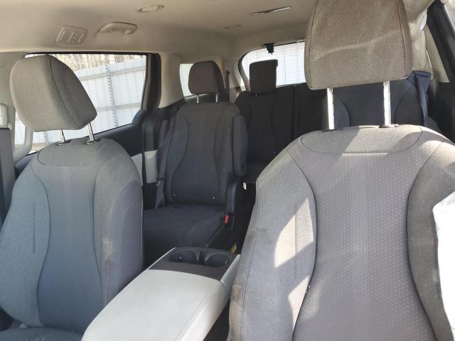 KNDNB4H37N6060965 - 2022 KIA CARNIVAL LX GRAY photo 10