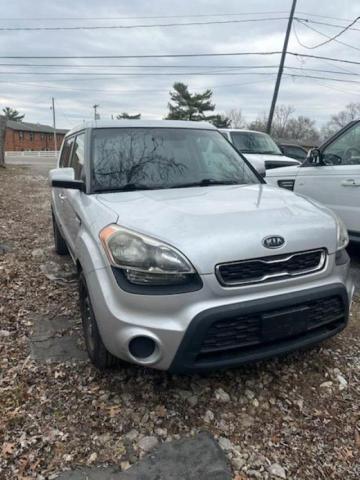 KNDJT2A55C7455178 - 2012 KIA SOUL SILVER photo 1