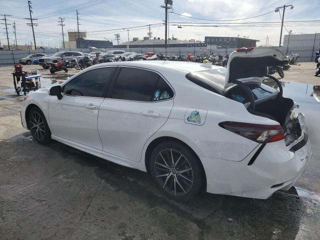 4T1S31AKXPU605955 - 2023 TOYOTA CAMRY SE NIGHT SHADE WHITE photo 2