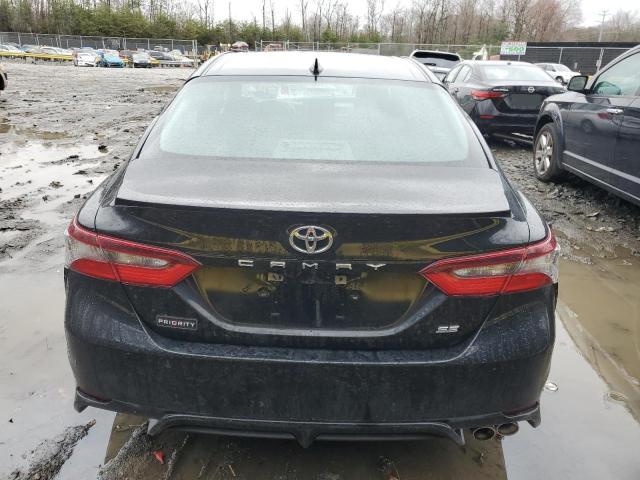 4T1G11AK1MU584405 - 2021 TOYOTA CAMRY SE BLACK photo 6