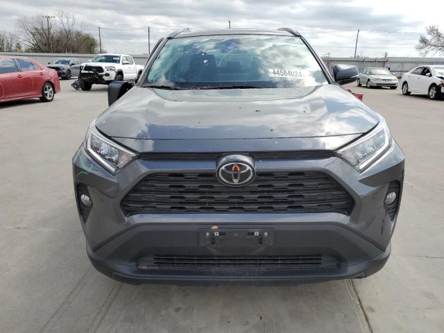 2T3C1RFV5MC146589 - 2021 TOYOTA RAV4 XLE PREMIUM GRAY photo 5