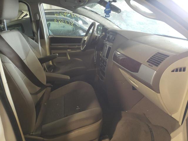 2A4RR5DX4AR400405 - 2010 CHRYSLER TOWN & COU TOURING თეთრი ფოტო 5