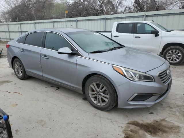 5NPE24AF4HH470606 - 2017 HYUNDAI SONATA SE GRAY photo 4