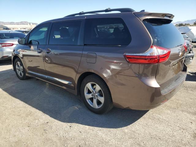 5TDKZ3DC7JS912661 - 2018 TOYOTA SIENNA LE TAN photo 2