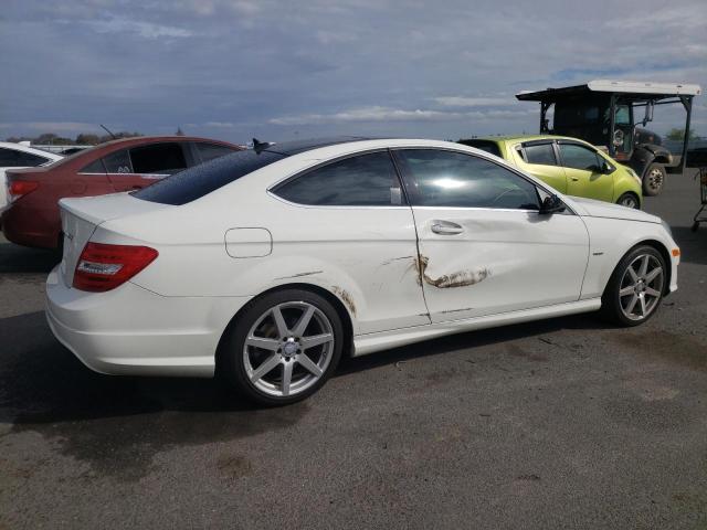 WDDGJ4HB1CF902690 - 2012 MERCEDES-BENZ C 250 WHITE photo 3