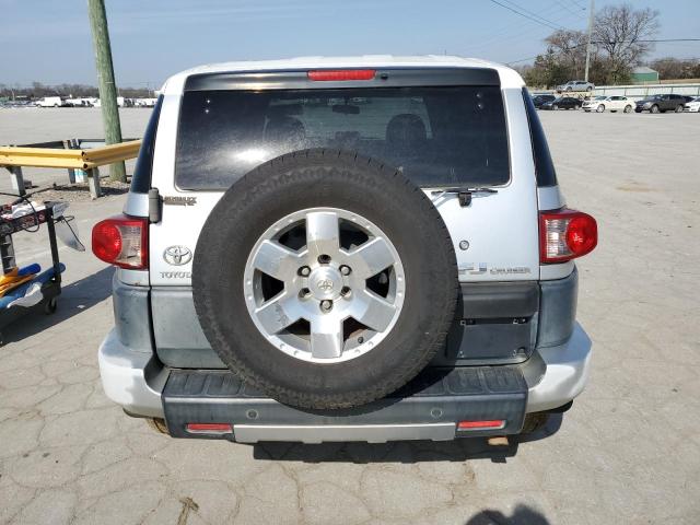 JTEZU11F970012366 - 2007 TOYOTA FJ CRUISER SILVER photo 6