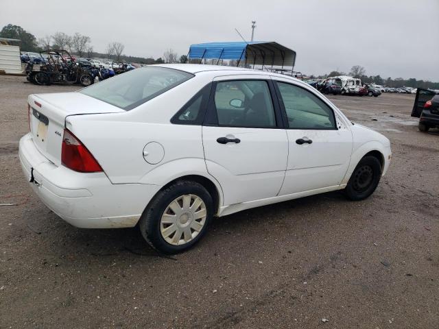 1FAFP34N45W121380 - 2005 FORD FOCUS ZX4 WHITE photo 3