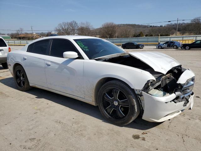 2C3CDXBGXDH532317 - 2013 DODGE CHARGER SE WHITE photo 4