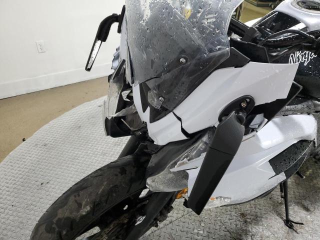 JKAEXEE17DDA10536 - 2013 KAWASAKI EX650 E WHITE photo 9