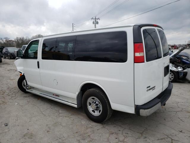 1GAWGRFG9B1171818 - 2011 CHEVROLET EXPRESS G2 LT WHITE photo 2