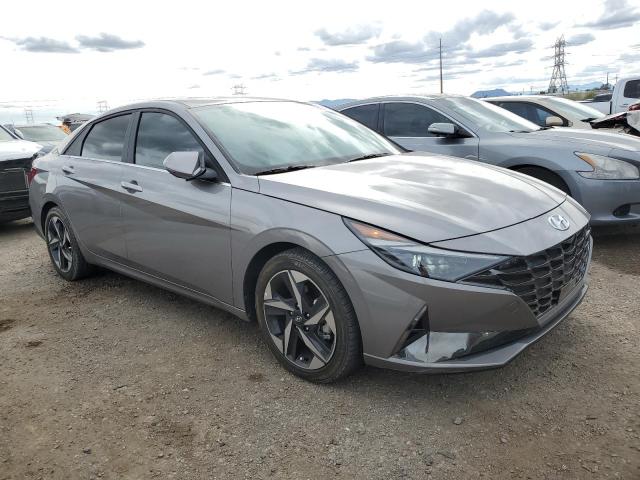 KMHLP4AG2PU429358 - 2023 HYUNDAI ELANTRA LIMITED GRAY photo 4